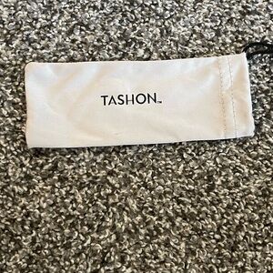 Tashon Cream Accessory Reading Glasses, Sunglasses Pouch